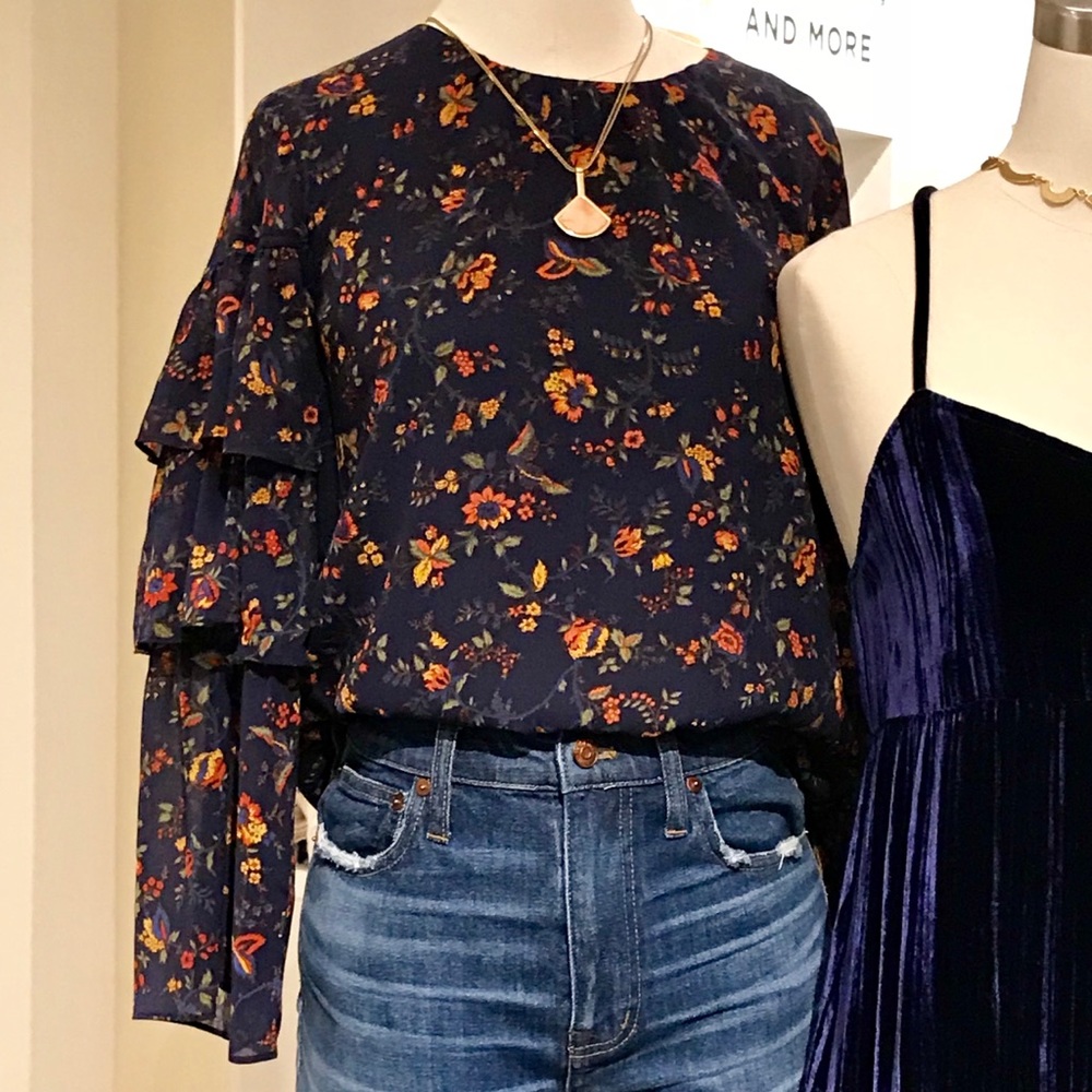 Ruffle-Sleeve Top in Climbing Vine